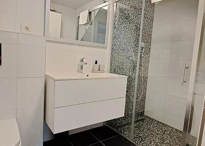 Nada * מאקרסקה