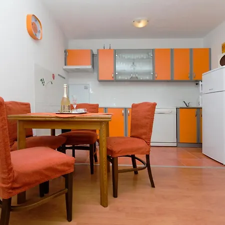 Apartment Nada Makarska